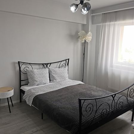 Апартаменти Apartament Carla Дева Екстер'єр фото